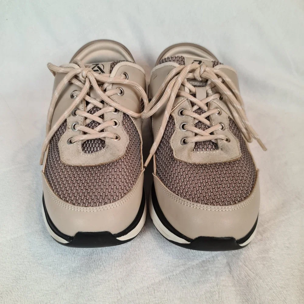 ZEBA Sneakerd Men's Hands Free Step In‎ Shoes Size 9 Beige Low Top Laces Slip On